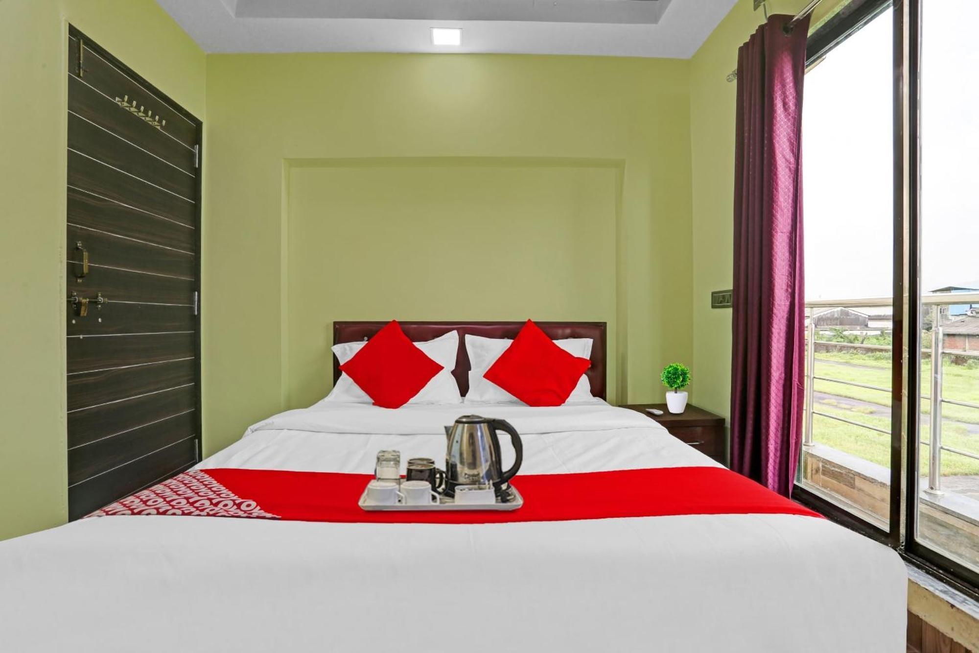 Hotel O Om Sai Residency Lodging And Boarding Taloje Bagian luar foto
