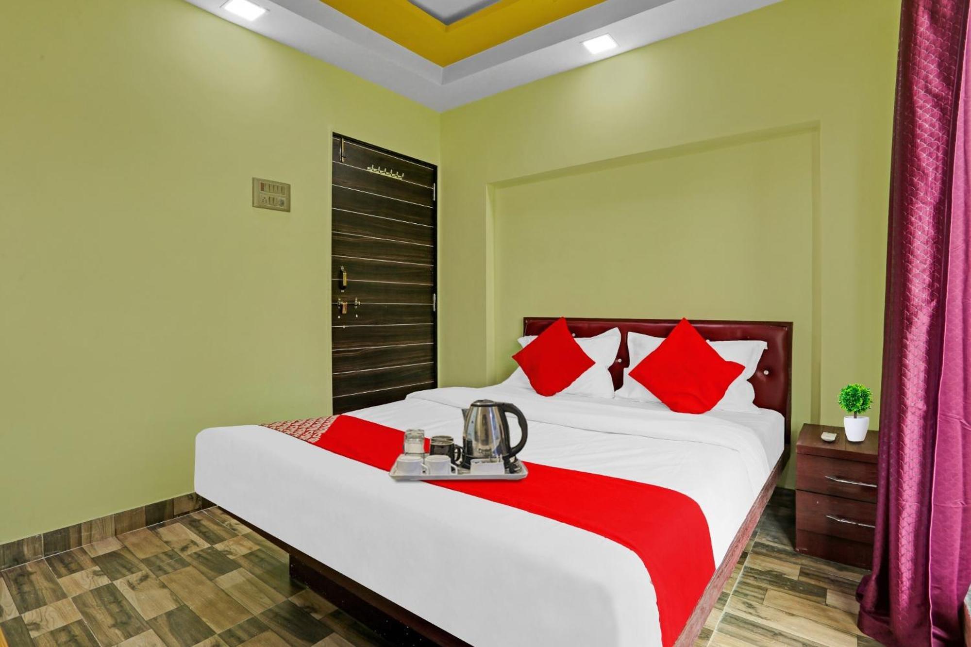Hotel O Om Sai Residency Lodging And Boarding Taloje Bagian luar foto