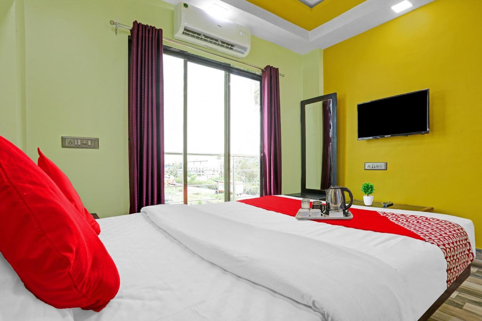 Hotel O Om Sai Residency Lodging And Boarding Taloje Bagian luar foto